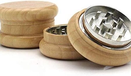 Wooden Herb Grinder - 2 piece - Small and compact with magnetic closure